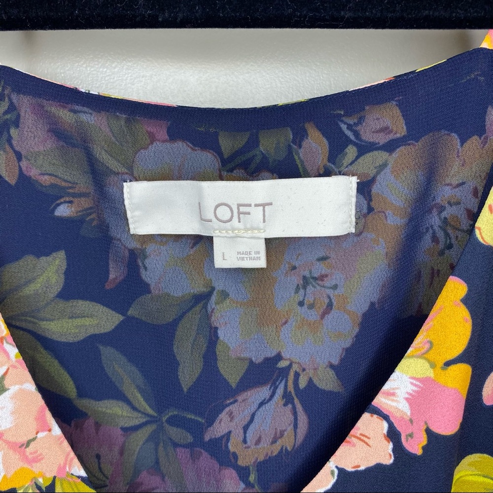 ๐๐๐SOLD ๐๐๐ Floral Spaghetti strap blouse - Picture 4 of 6